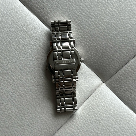 Burberry Heritage Watch - Picture 4 of 6